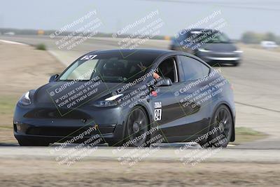 media/Oct-19-2025-Speed Ventures (Sun) [[a6e7fe67be]]/TC B/Session 2 (Outside Grapevine)/